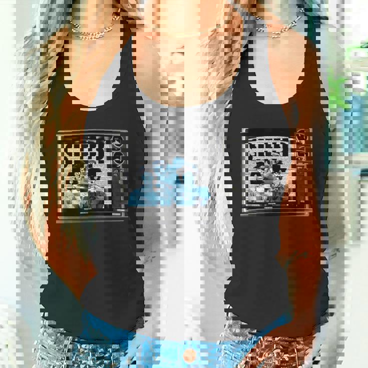 私たちのお気に入りの1980年代映画「Sleep They Live」からの引用 タンクトップ