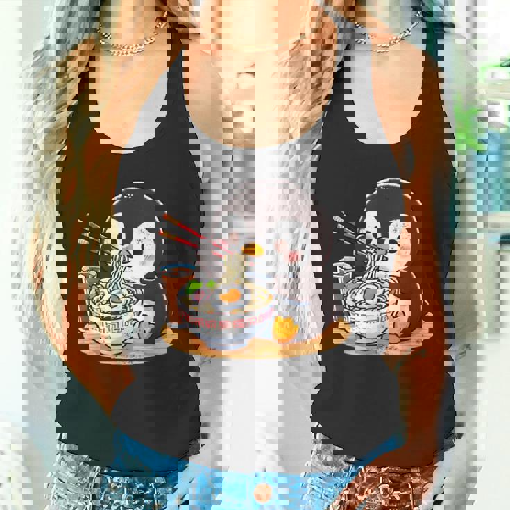 箸でラーメンを食べるかわいいペンギン タンクトップ