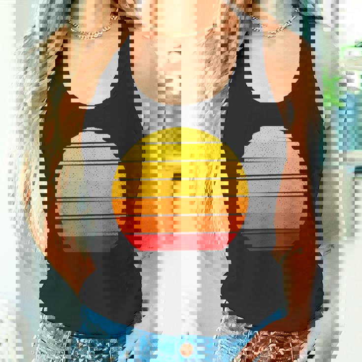 色の縞模様 タンクトップ