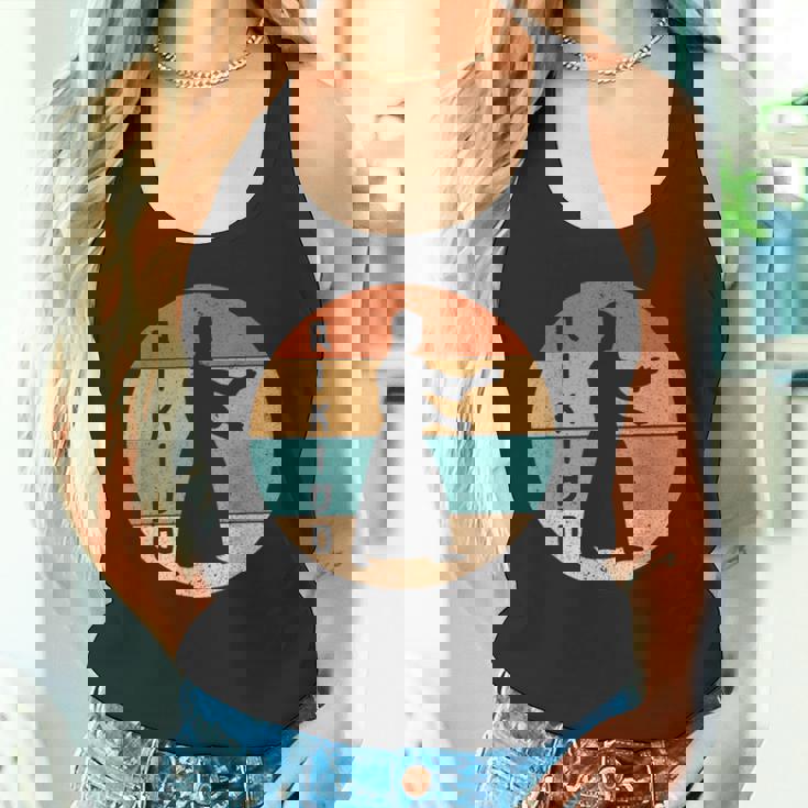 道場開業医のためのビンテージ合気道武道デザイン。 タンクトップ