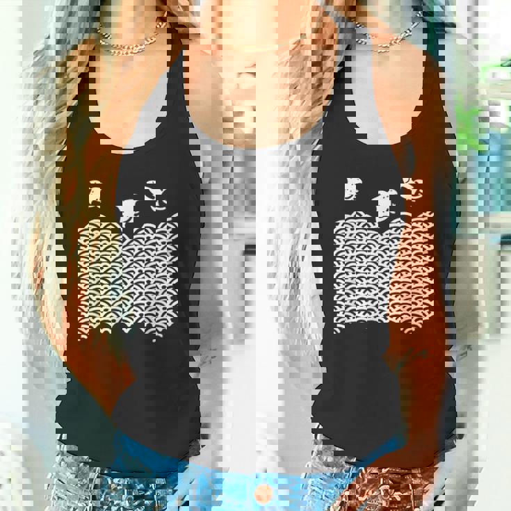 青海波文様 浜千鳥 ロケット 日本の夏 和柄 波 海 ビーチ 鳥 おもしろ 幾何学模様 伝統柄 オリジナル タンクトップ