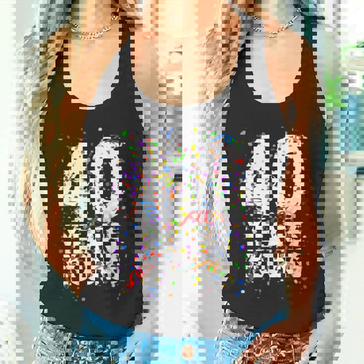 面白 40 Years Young Happy 40Th Birthday シャツ メンズ レディース タンクトップ