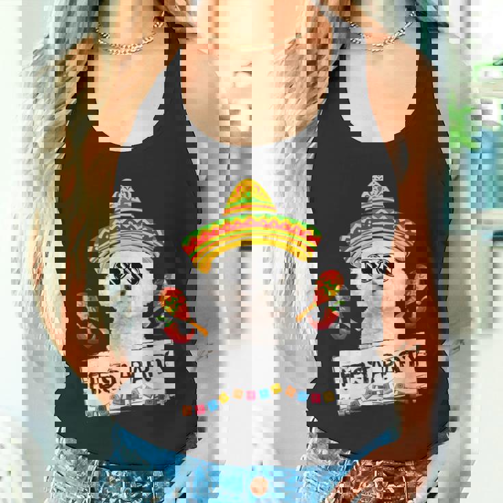 面白いパーティー かわいいビション・フリーゼ ソンブレロ サングラス タンクトップ