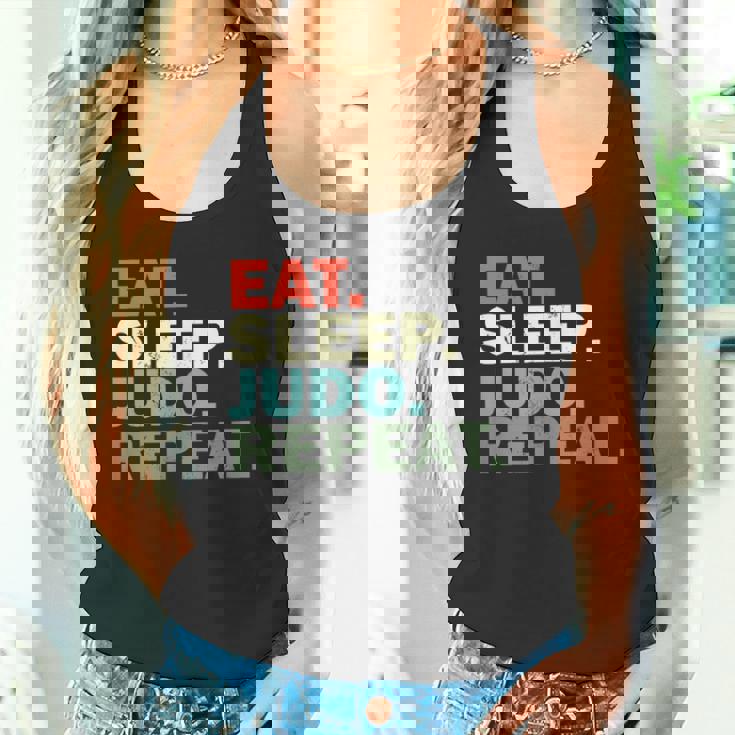 面白い柔道家が寝る柔道を食べる タンクトップ