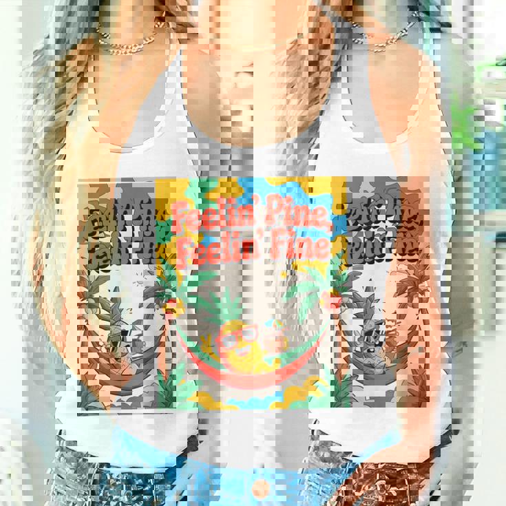 Feelin' Pine Feelin' Fine パイナップル トロピカル ビーチ 楽しい タンクトップ