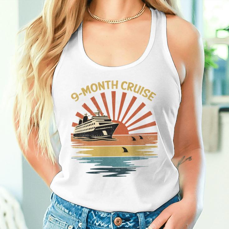 Nine Month Cruisehipunset Withharks In Ocean 長袖tシャツ タンクトップ