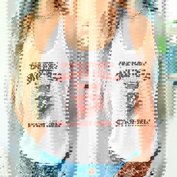 お前は利口なやつかおなら臭いのどっちかだ タンクトップ