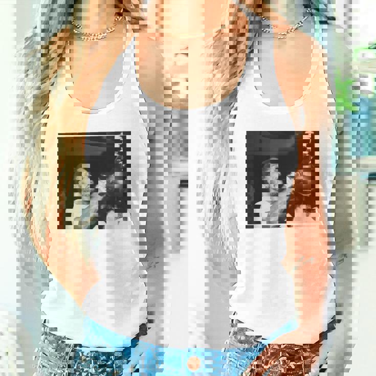 ジョー・フレイジャーが2度目のムハンマド・アリボクシングファイトに備える タンクトップ