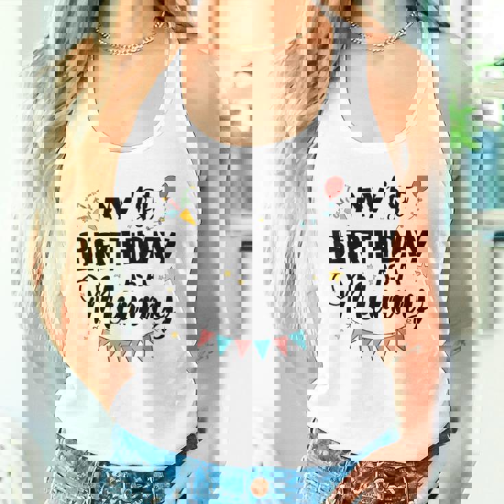 ママとしての私の1歳の誕生日パーティーイヤーを祝うママ タンクトップ
