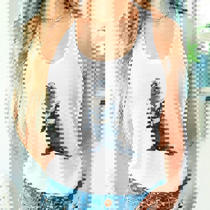 楽しいセーラー服のユーモラスなアザラシ タンクトップ