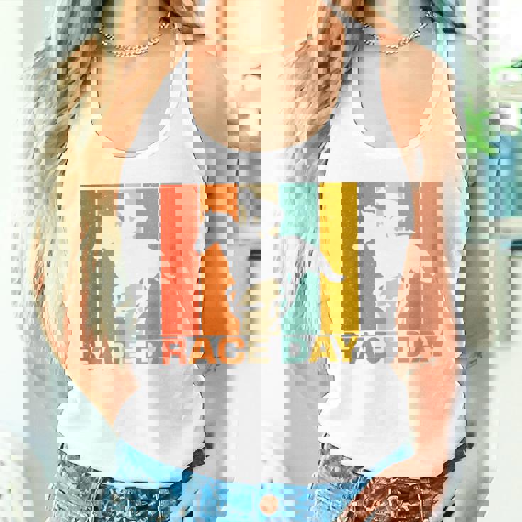 面白い 競馬 ビンテージ レースデー Ky ダービー 馬 ジョッキー タンクトップ