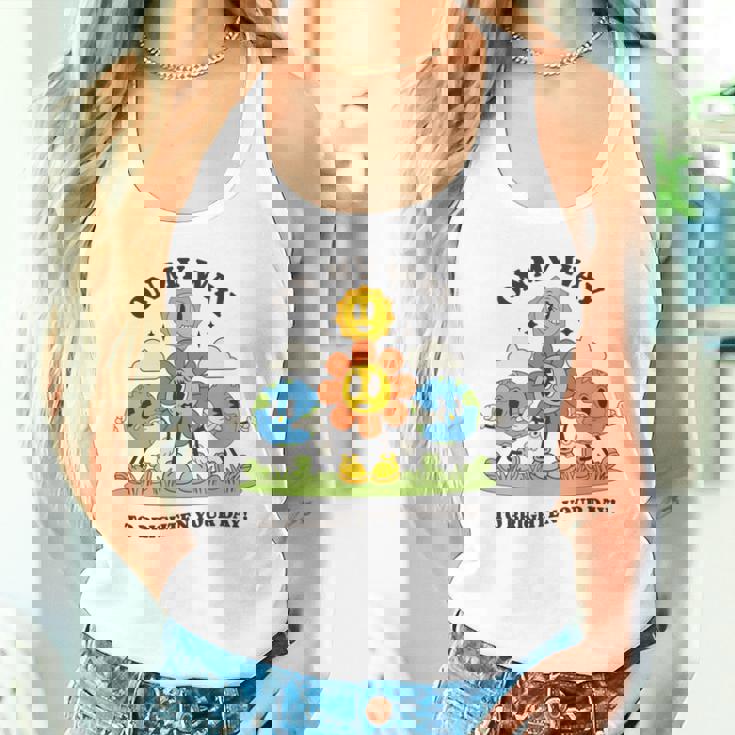 面白いポジティブスマイルサンガーデンハッピーガーデナー植物が育つ 長袖tシャツ タンクトップ