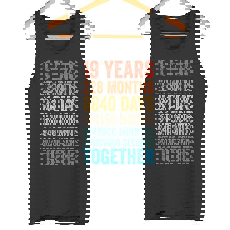 19年目の記念日 彼 彼女 カップル 19回目の結婚 タンクトップ