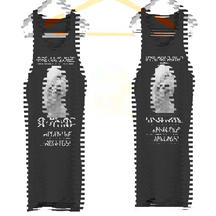 Maltese Puppy Is On My Mind 面白い犬のオーナーデザイン タンクトップ