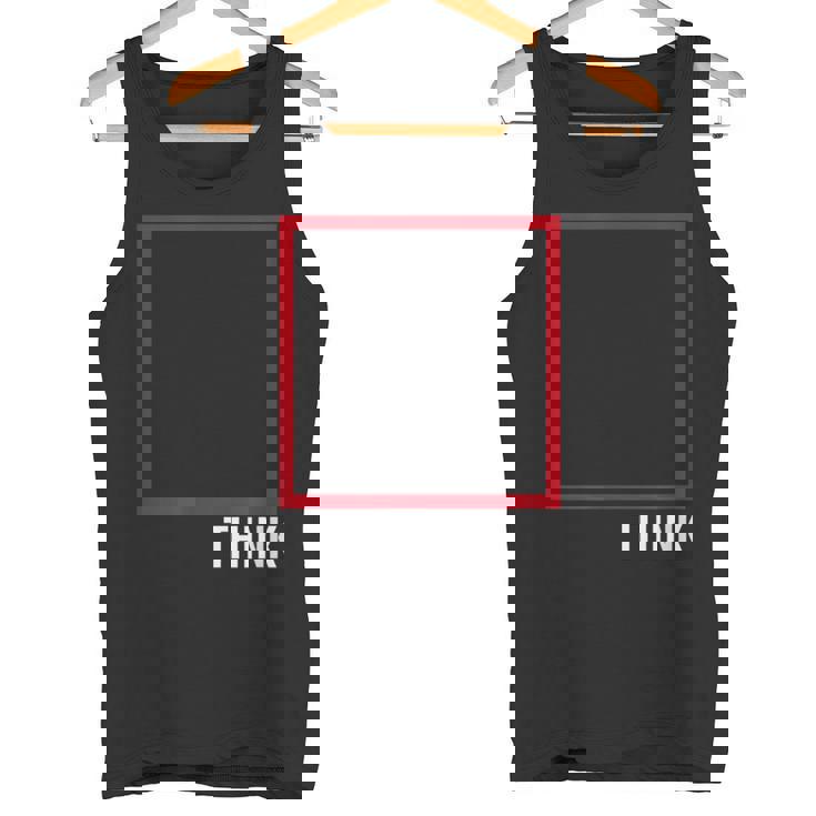Think Outside The Box 哲学者、本好き、オタクのためのデザイン タンクトップ
