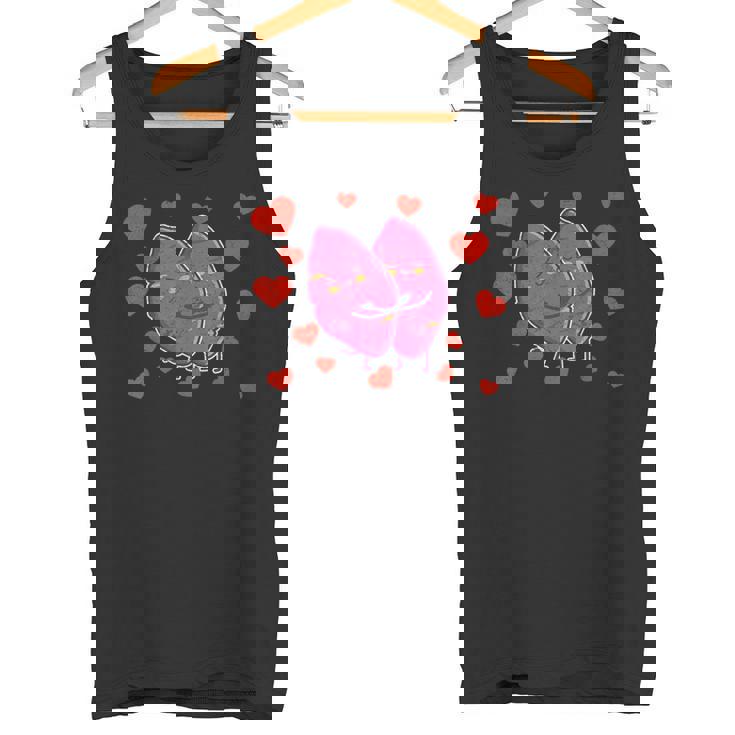 かわいいサツマイモ カップル ハグサツマイモ タンクトップ