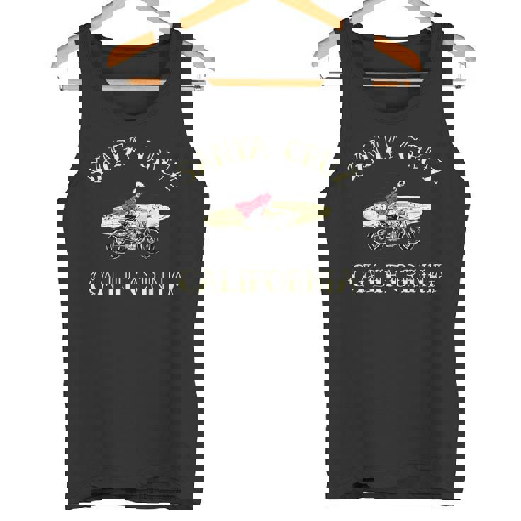 カリフォルニア州サンタクルーズトラベリングサーファー タンクトップ