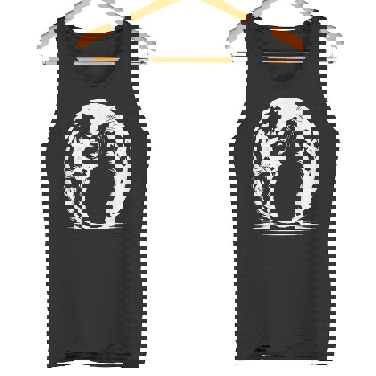 キュートで面白いチンチラが月に吠える タンクトップ