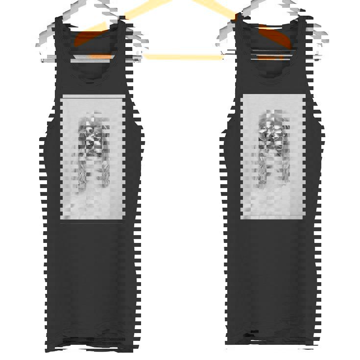 サングラスをかけたキャバリア タンクトップ