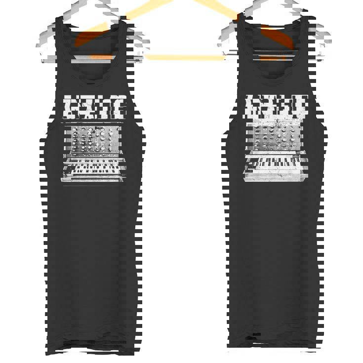 シンセサイザー キーボード シンセ ミュージシャン タンクトップ