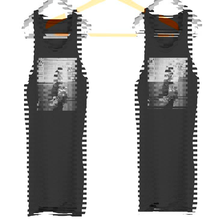 ジェームズ・ティリス対フランク・ブルーノのためにロンドンでボクシングマイク・タイソン。 タンクトップ