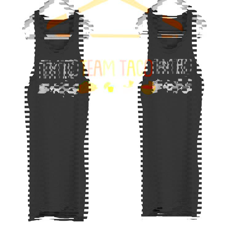 タコチューズデイの楽しみは、タコス好きのためのデザイン タンクトップ