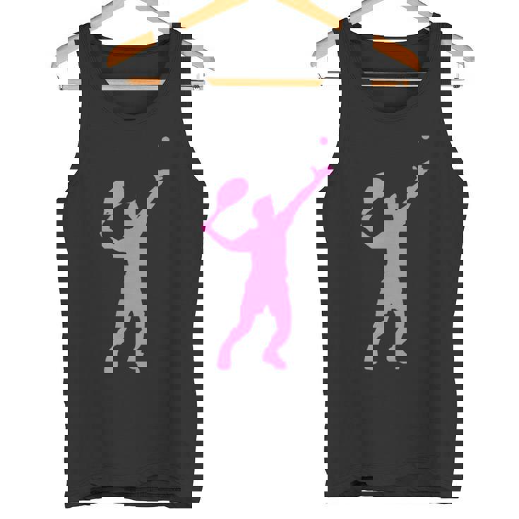 テニスにおけるエレガンスとパワー タンクトップ