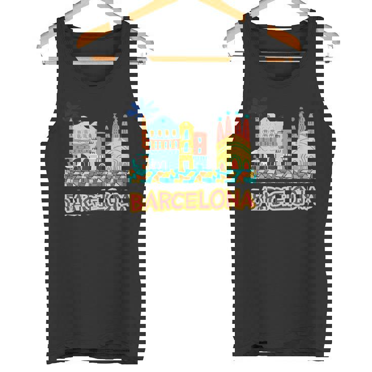 バルセロナの象徴的な建物とサグラダファミリア カラフル タンクトップ