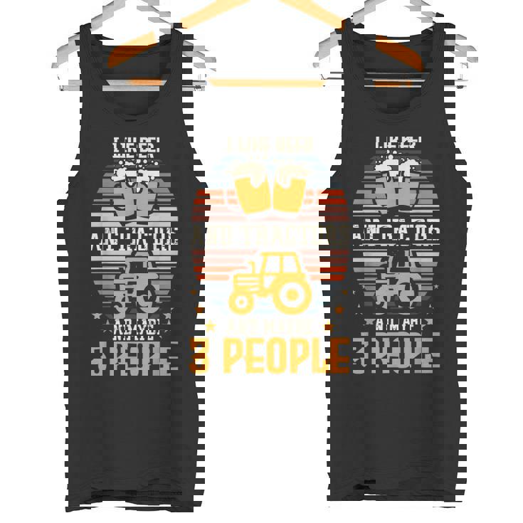 ビールとトラクターが好きで、たぶん3人で農作業をしています。 タンクトップ