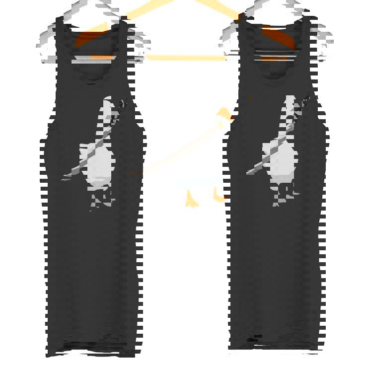 刀を持ったアヒルと剣を持つアヒル 刀包丁 ガチョウ タンクトップ