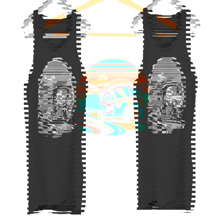 前景にアジアのトゥクトゥク タンクトップ