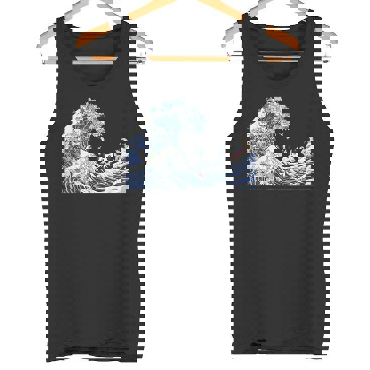 猫がサーフィンをする神奈川の大波 面白い猫の波 かわいい猫、猫好き、かわいい猫 タンクトップ