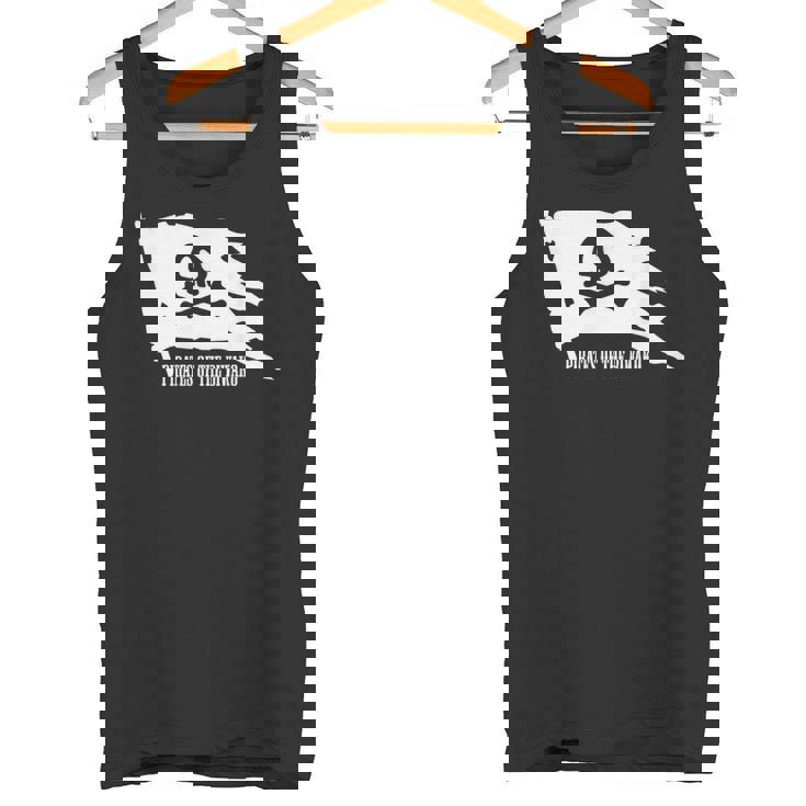 琵琶湖の海賊 ドクロ 旗 日本の景勝地 パロディ Biwako 滋賀県 日本 タンクトップ