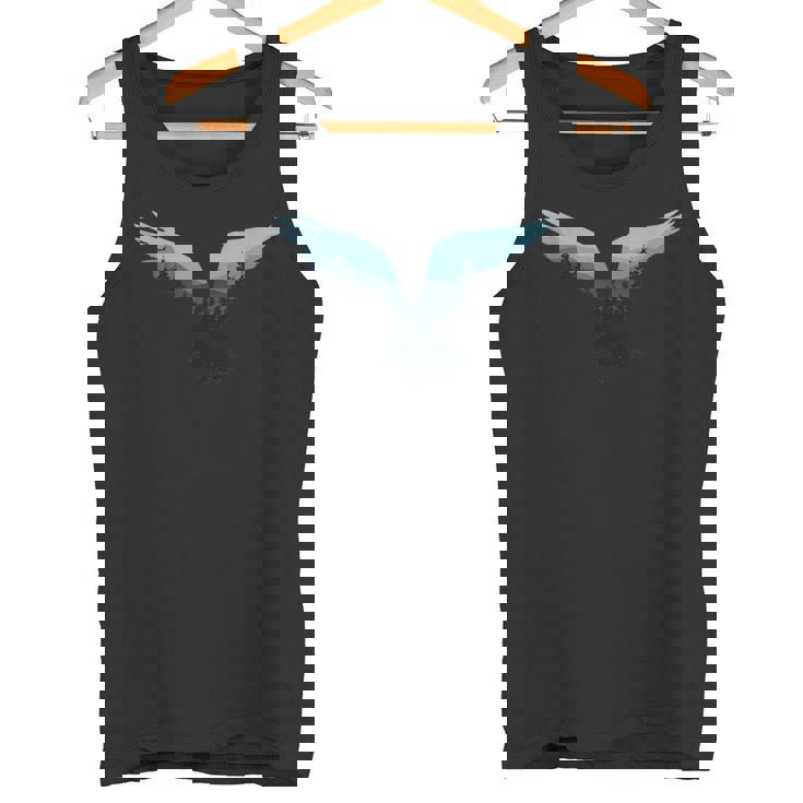 美しいフライングイーグル夜空の森の鳥のシルエット タンクトップ