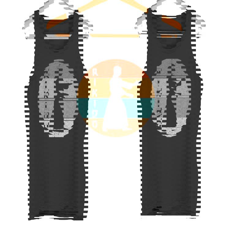 道場開業医のためのビンテージ合気道武道デザイン。 タンクトップ