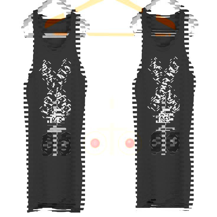 鉄道 踏切 ライト トラック 道路標識 タンクトップ