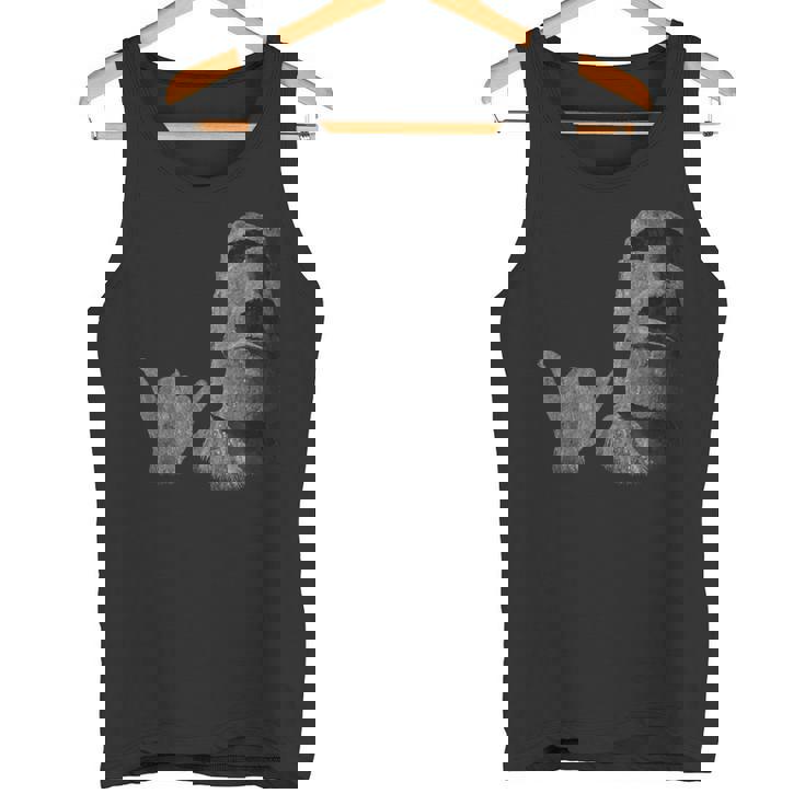 面白いイースター島のラパヌイのモアイ像 サーファーのシャカのサイン タンクトップ