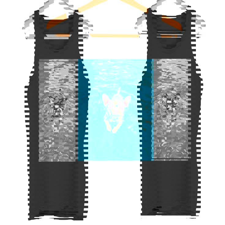 面白いボストンテリア プールで泳ぐ かわいい犬 ママ お父さん タンクトップ