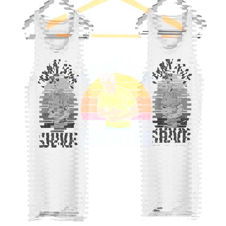 おなかが痛い タンクトップ