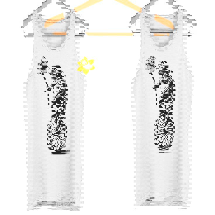 かわいい面白いカエルの一輪車 タンクトップ