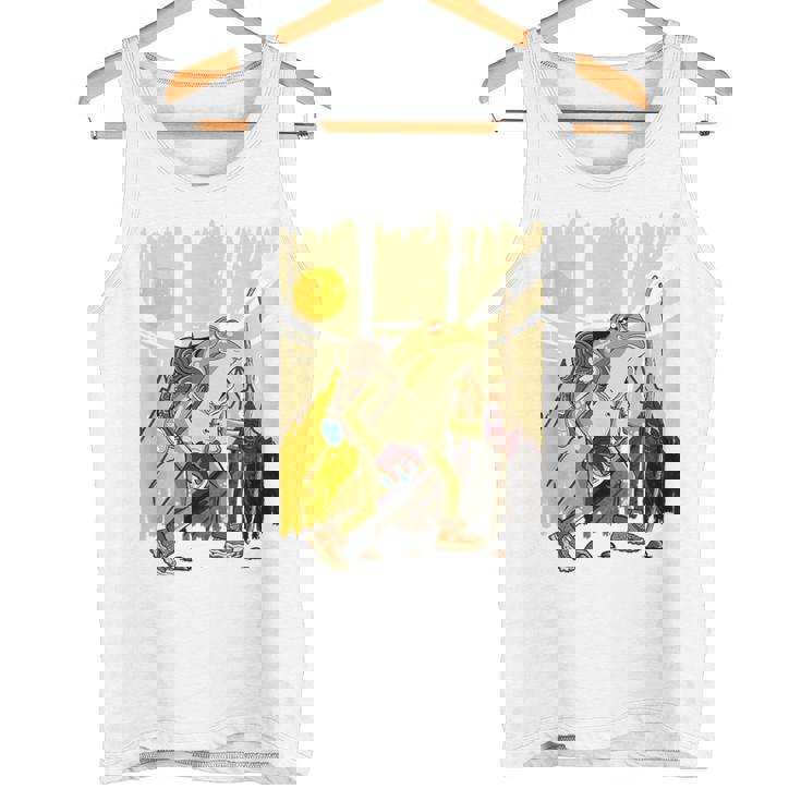 楽しいカエル ハイキングと登山愛好家 タンクトップ