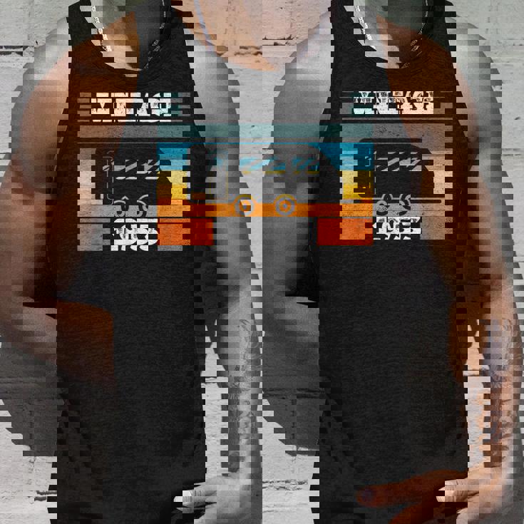 1953 年生まれのキャンピングカー バースデーキャラバン タンクトップ 彼への贈り物