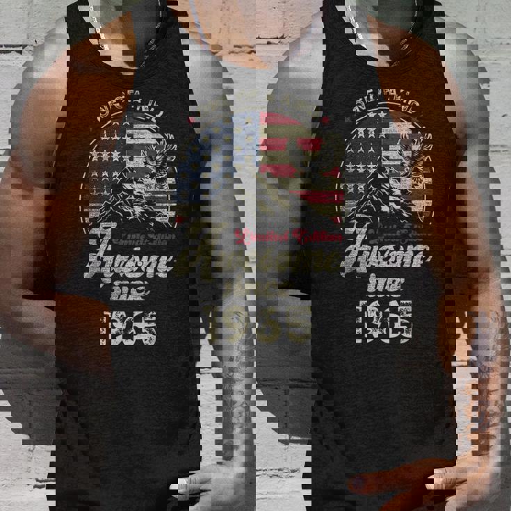 1965 愛国的なイーグル、60歳の誕生日、アメリカ国旗 愛国的 タンクトップ 彼への贈り物