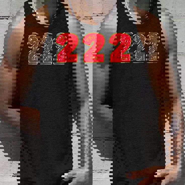 222 エンジェルナンバー Right Place Right Time タンクトップ 彼への贈り物