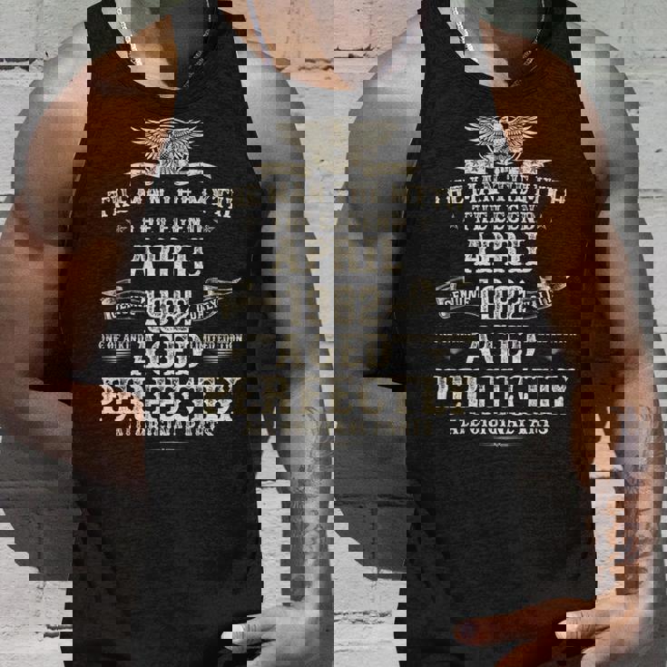 43歳の誕生日プレゼント 男性用 1982年4月 誕生日 タンクトップ 彼への贈り物