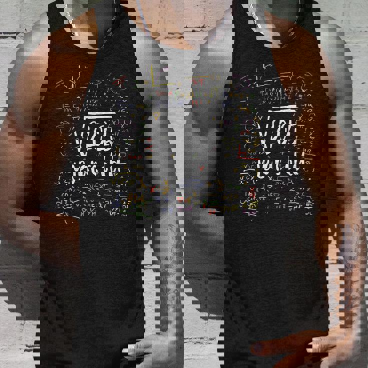 45歳の誕生日 45歳のプレゼント 数学の誕生日 2025年の平方根 タンクトップ 彼への贈り物