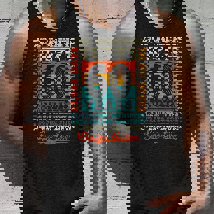60 Years 720 Months Of Being Awesome Born 1964 60歳の誕生日 タンクトップ 彼への贈り物