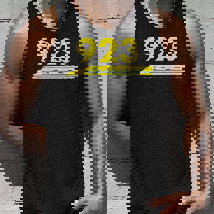 923形ドクターイエローT4 イラスト923テキスト タンクトップ 彼への贈り物