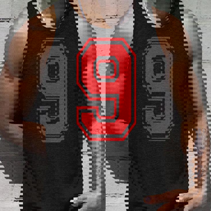 9番のスポーツスタイル。赤。 タンクトップ 彼への贈り物