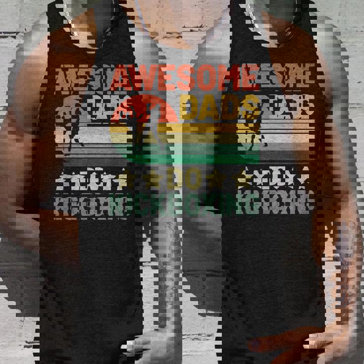 Awesome Dads Do キックボクシング キックボックス キックボクサー タンクトップ 彼への贈り物